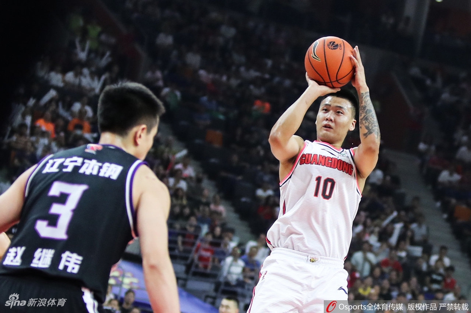 CBA第1轮:广东107-98辽宁