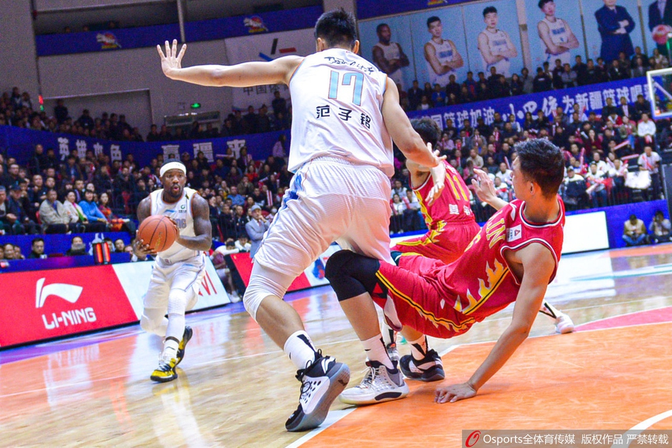 CBA第5轮:新疆112-107吉林