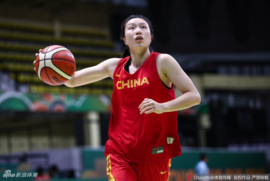 亚洲杯在即中国女篮积极备战