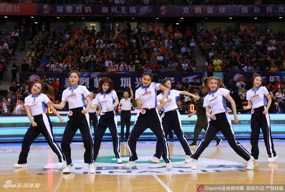 清纯啦啦队助威深圳淘汰北京