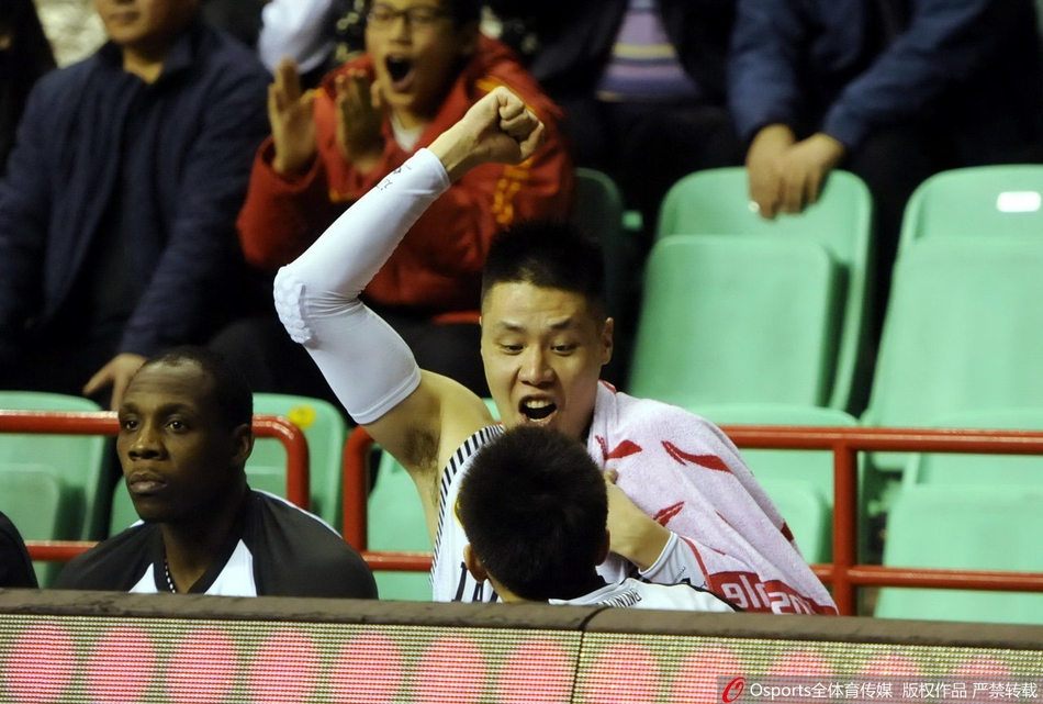 中国篮球另类七夕情人节:晓川小丁深情满满