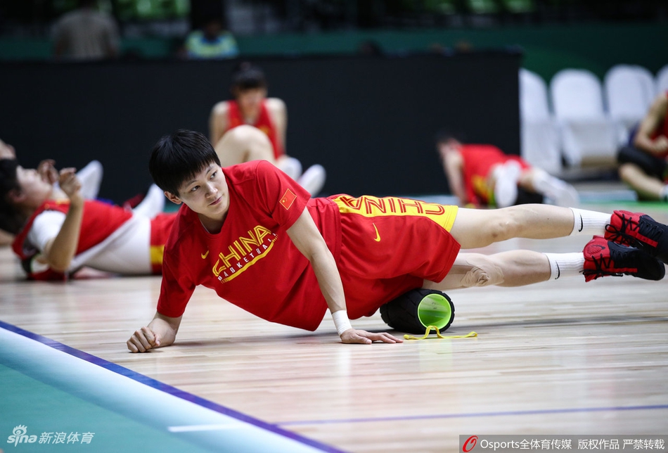 亚洲杯在即中国女篮积极备战