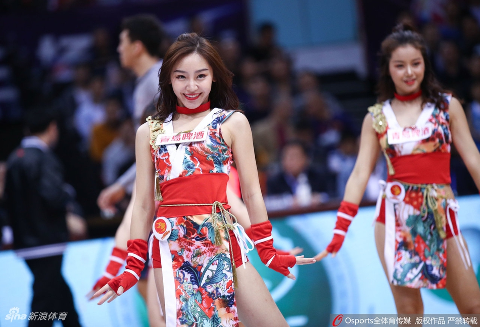 裁判!深圳啦啦队的颜值犯规了