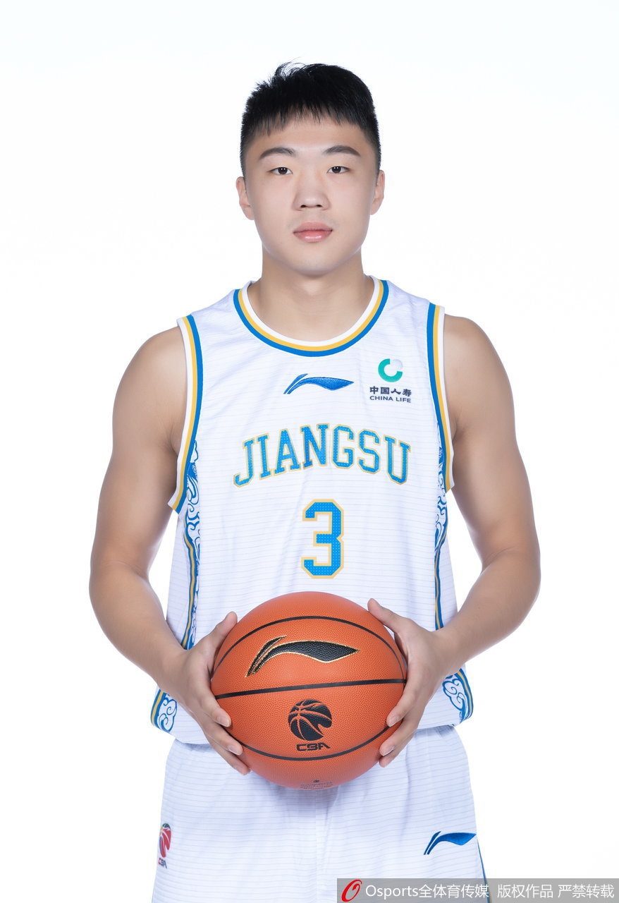 肯帝亚新赛季官方写真出炉