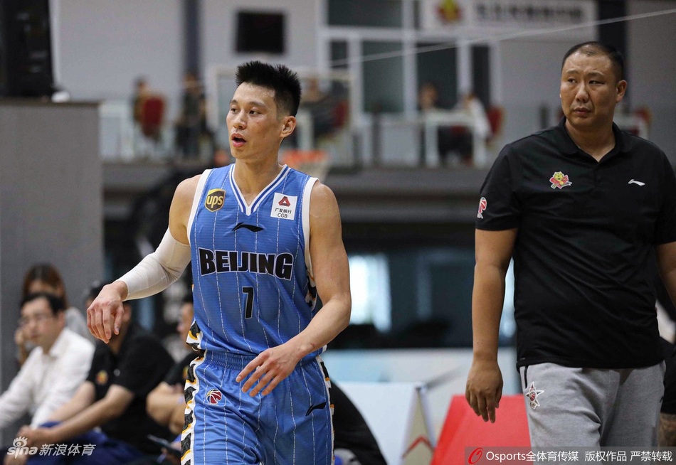 林书豪首秀砍下21分北京仍输球