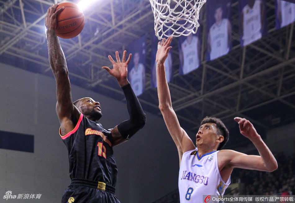 CBA1/4决赛：肯帝亚108-135广东