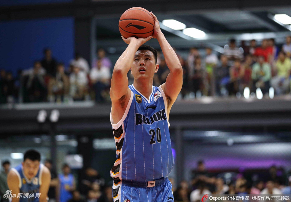 林书豪首秀砍下21分北京仍输球