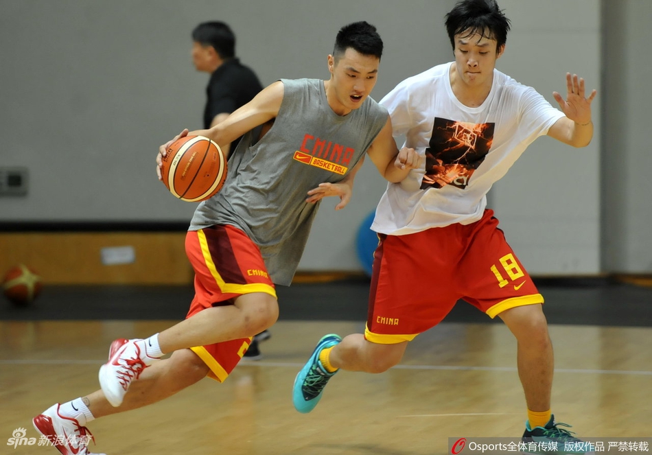 翟晓川与小丁基情满满!不愧是孩儿干爹