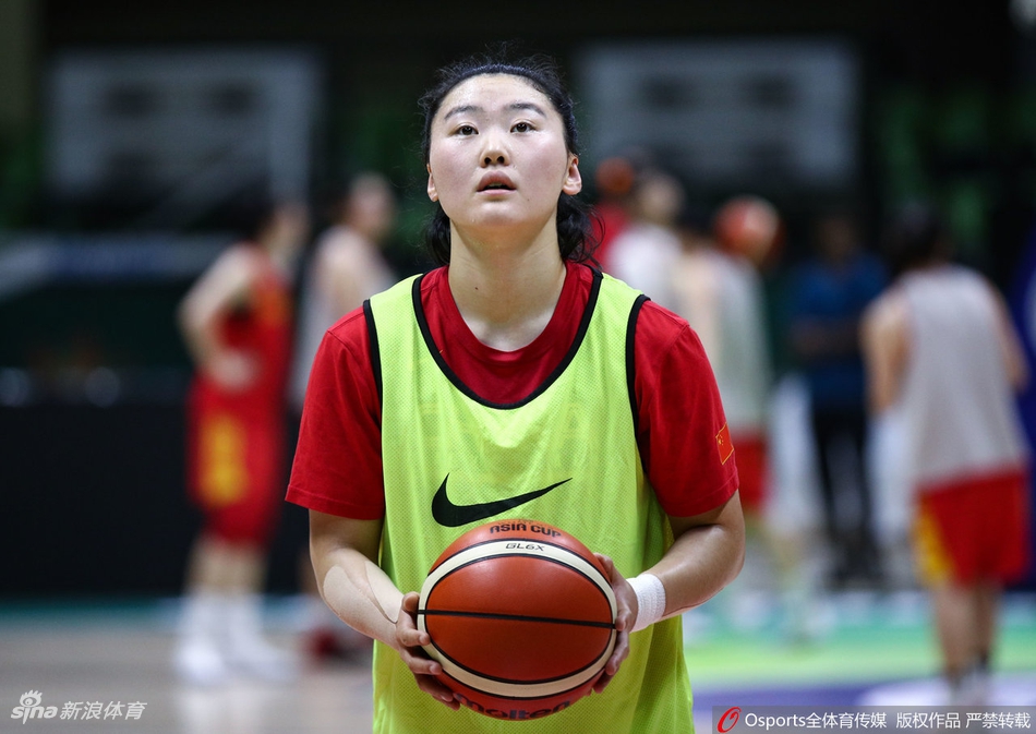 亚洲杯在即中国女篮积极备战