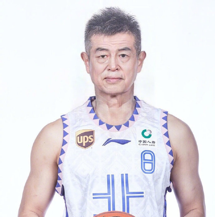 CBA球员老年版―还是打不过！