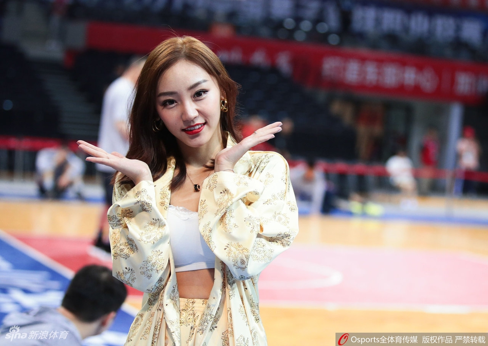 深圳遗憾告别 啦啦队最后一舞激情似火