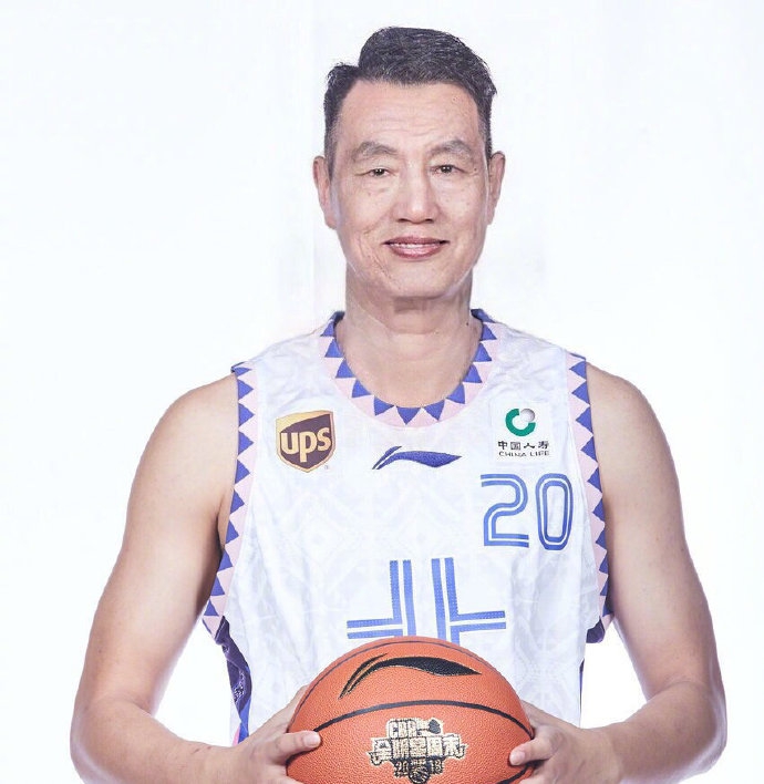 CBA球员老年版―还是打不过！