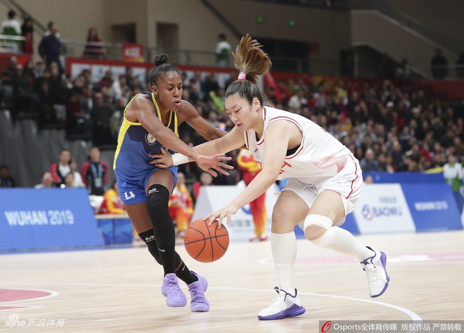 军运会-中国女篮夺得金牌
