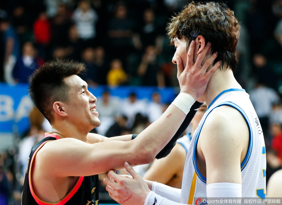 中国篮球另类七夕情人节:晓川小丁深情满满