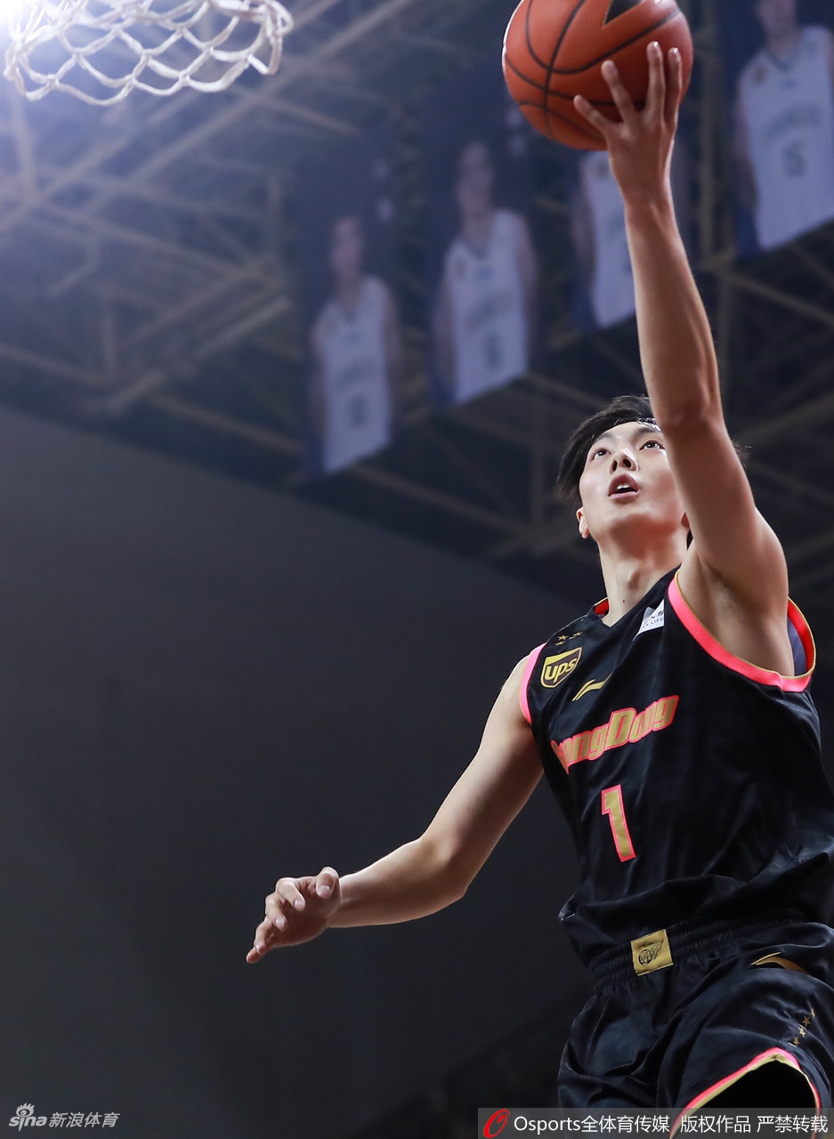 CBA1/4决赛：肯帝亚108-135广东