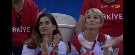 土耳其勒布朗真乃人生赢家！女友是排球运动员，颜值极高身材修长