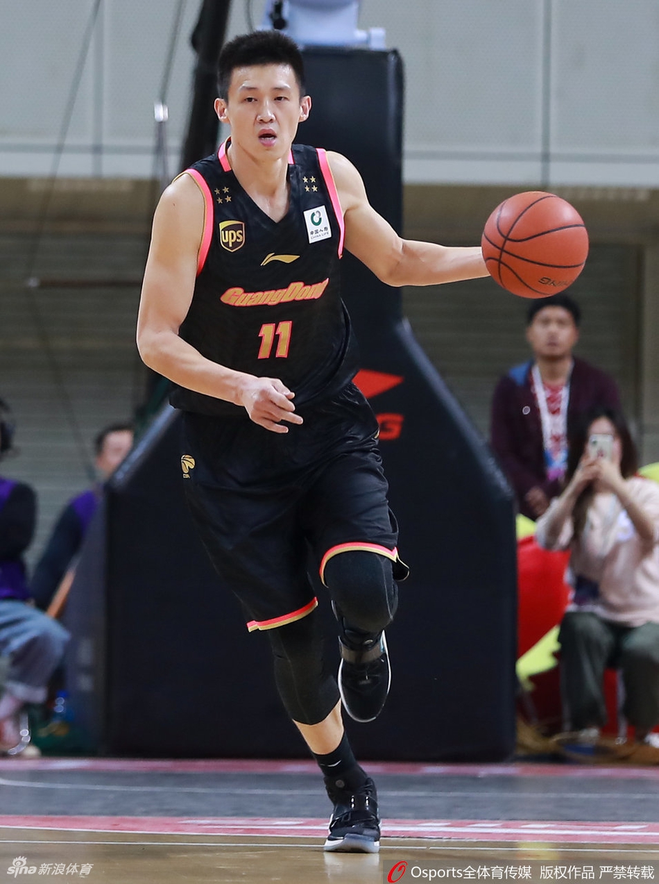 CBA1/4决赛：肯帝亚108-135广东