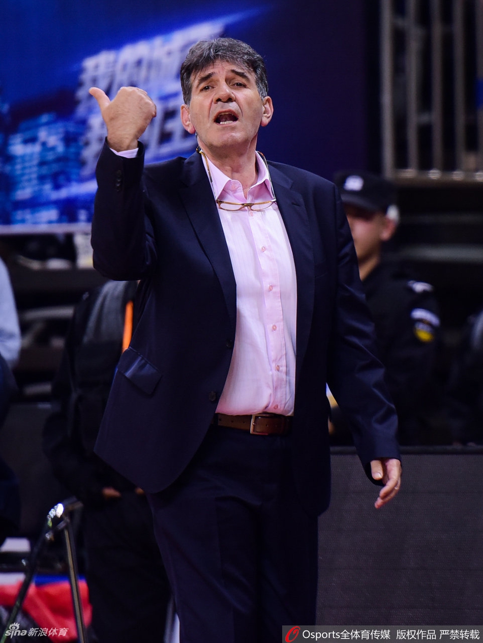 CBA1/4决赛：肯帝亚108-135广东