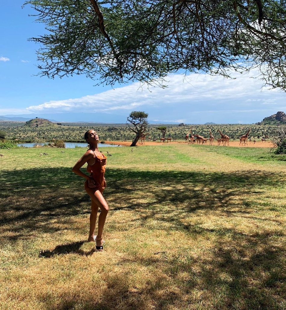 脚踏两条船？库兹马又搭上美女模特 这身材逆天了