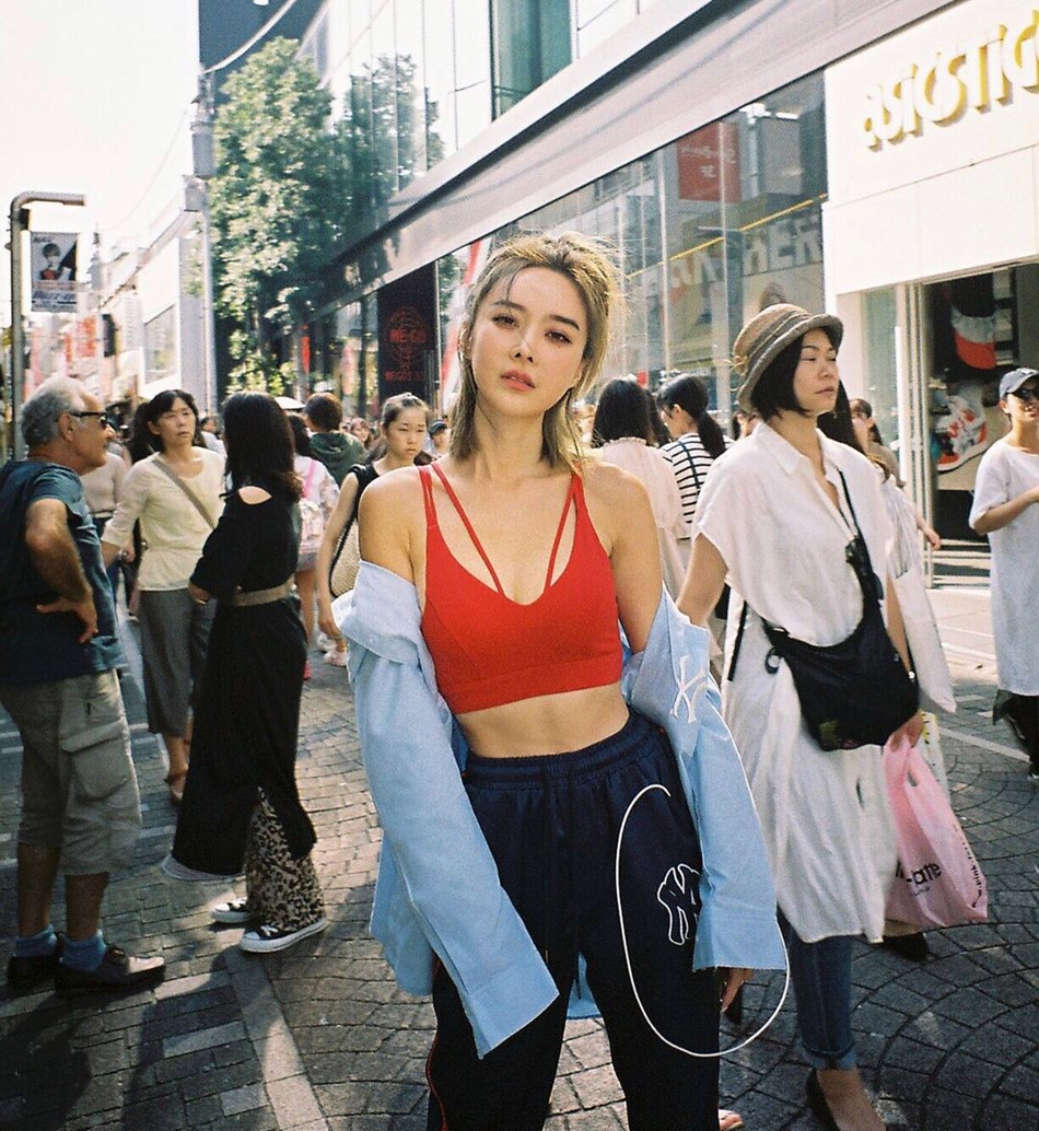 健身网红身材诱人 完美曲线你给打几分?