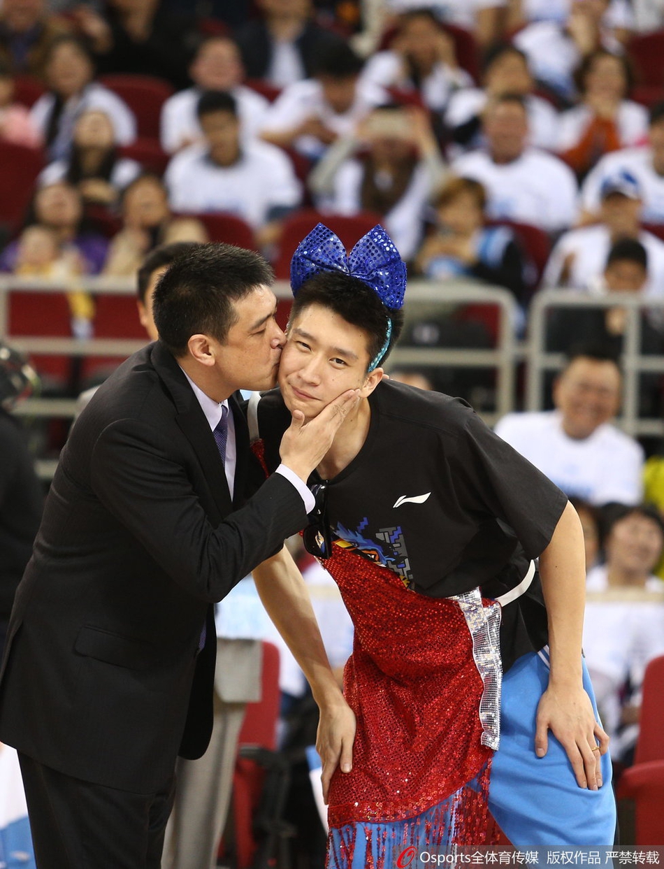 中国篮球另类七夕情人节:晓川小丁深情满满