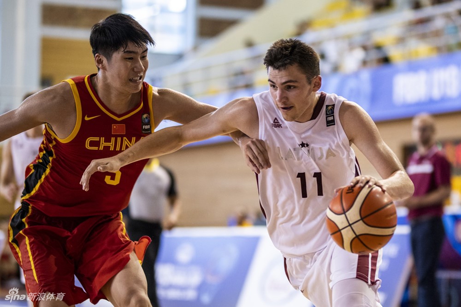 郭昊文25+9+12中国3分惜败拉脱维亚