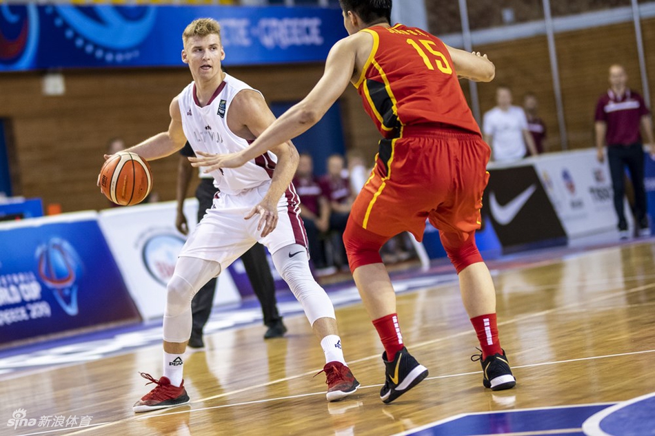 郭昊文25+9+12中国3分惜败拉脱维亚