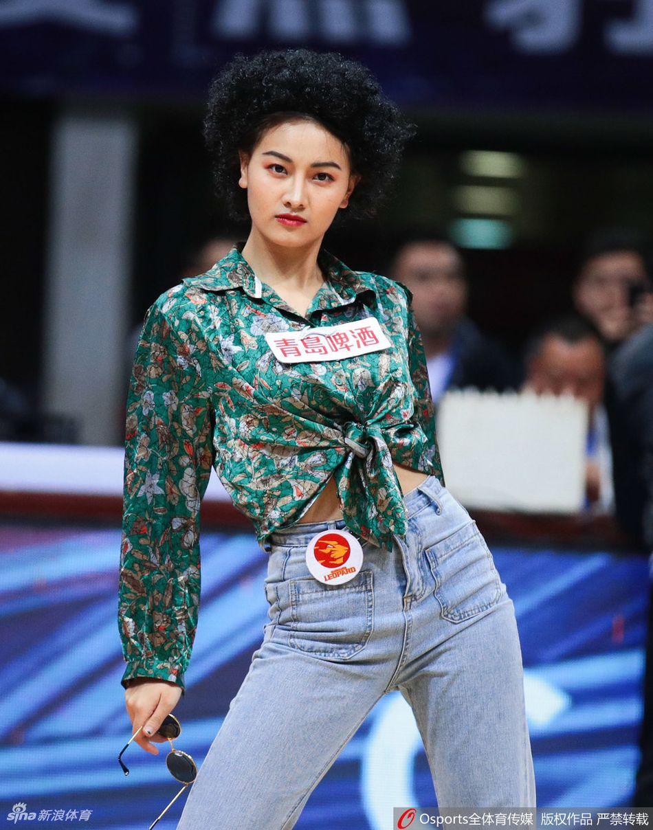 深圳遗憾告别 啦啦队最后一舞激情似火