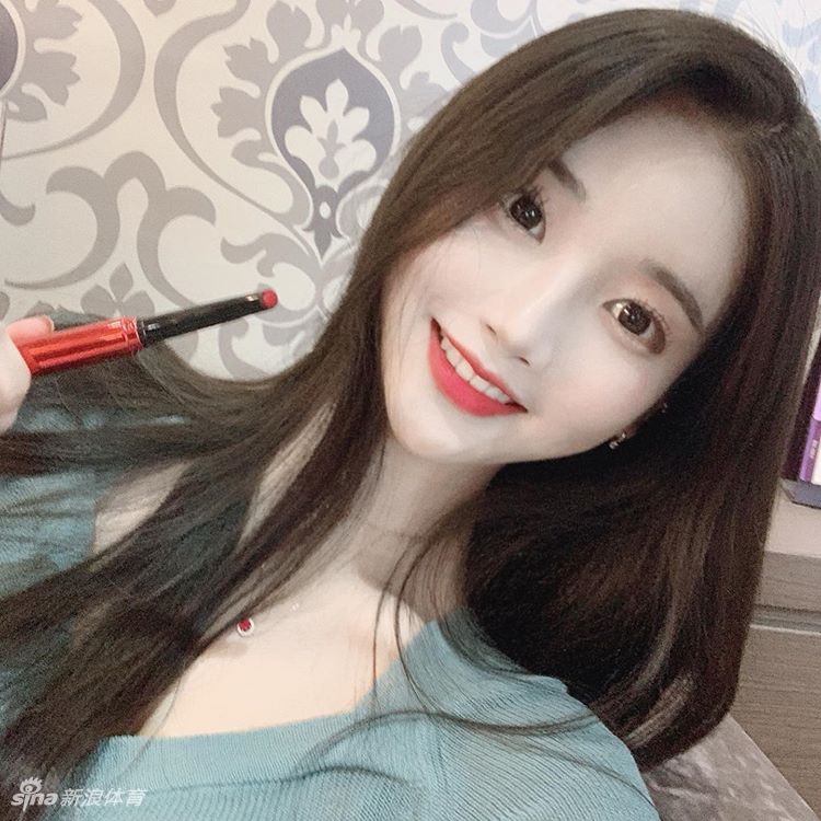 运动美女身材傲人酷爱自拍