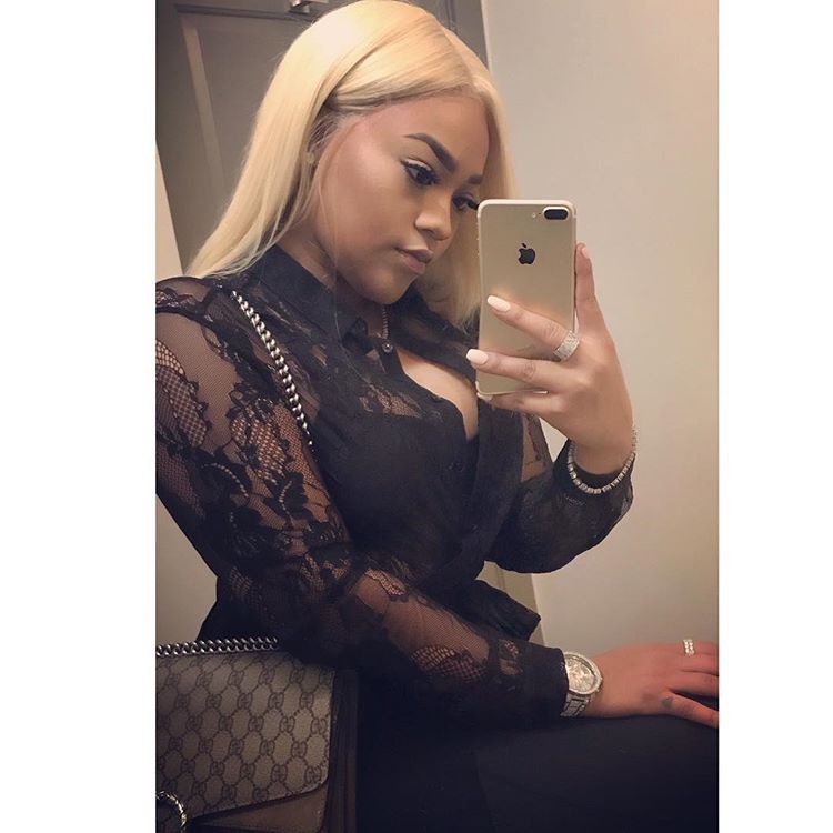 AI晒出爱女靓照祝其生日快乐 25岁满满成熟女人范儿