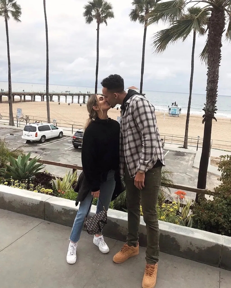 快船神射手坐拥绝美佳人！有这样的女友还想拿大合同？