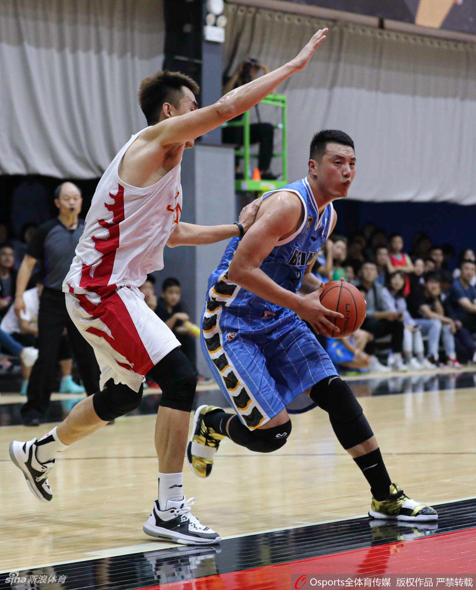 林书豪首秀砍下21分北京仍输球