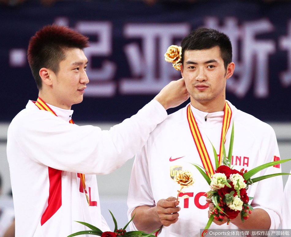 中国篮球另类七夕情人节:晓川小丁深情满满