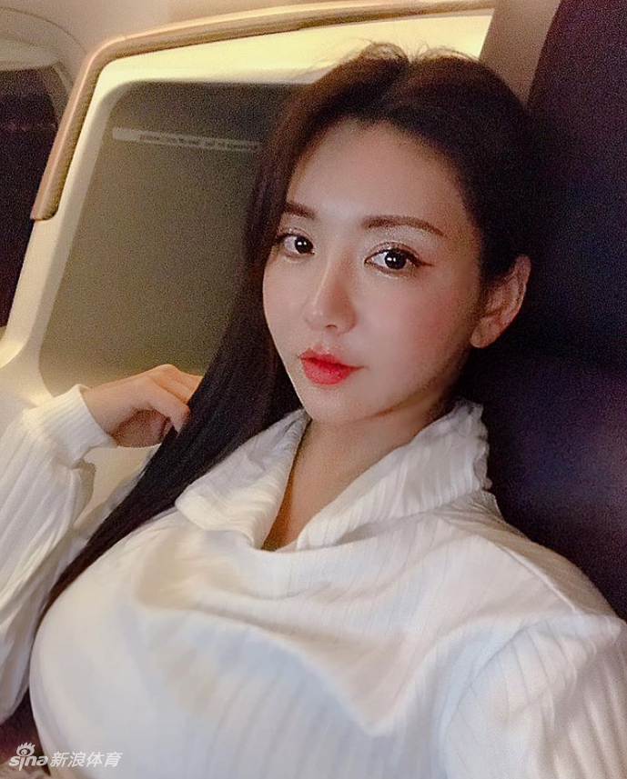 性感美女这身水手装真是太美了