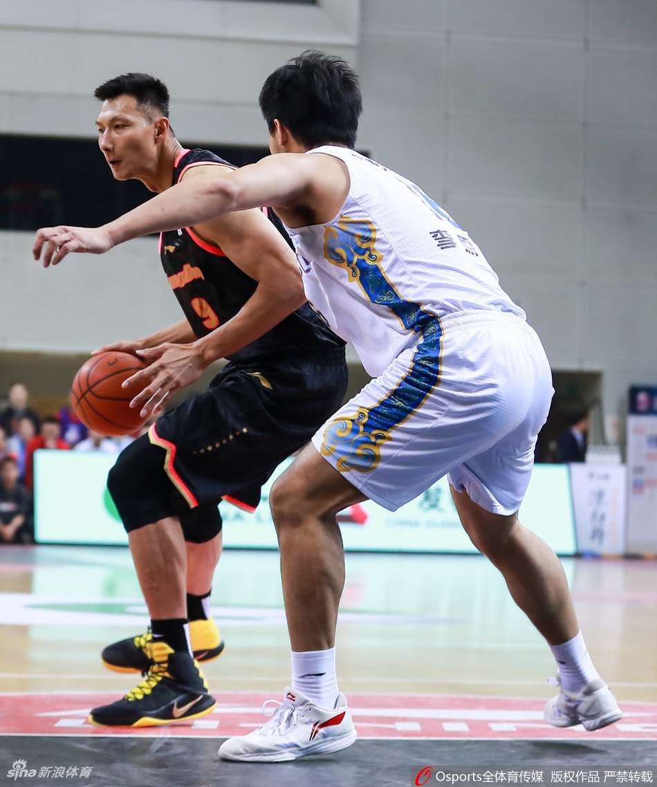 CBA1/4决赛：肯帝亚108-135广东