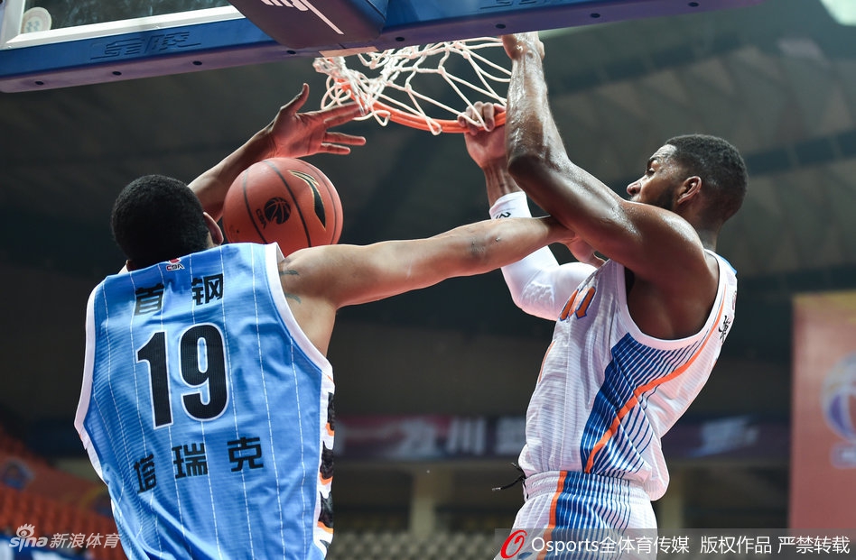 CBA第15轮精彩瞬间：阿联被犯规 郭艾伦倒地救球