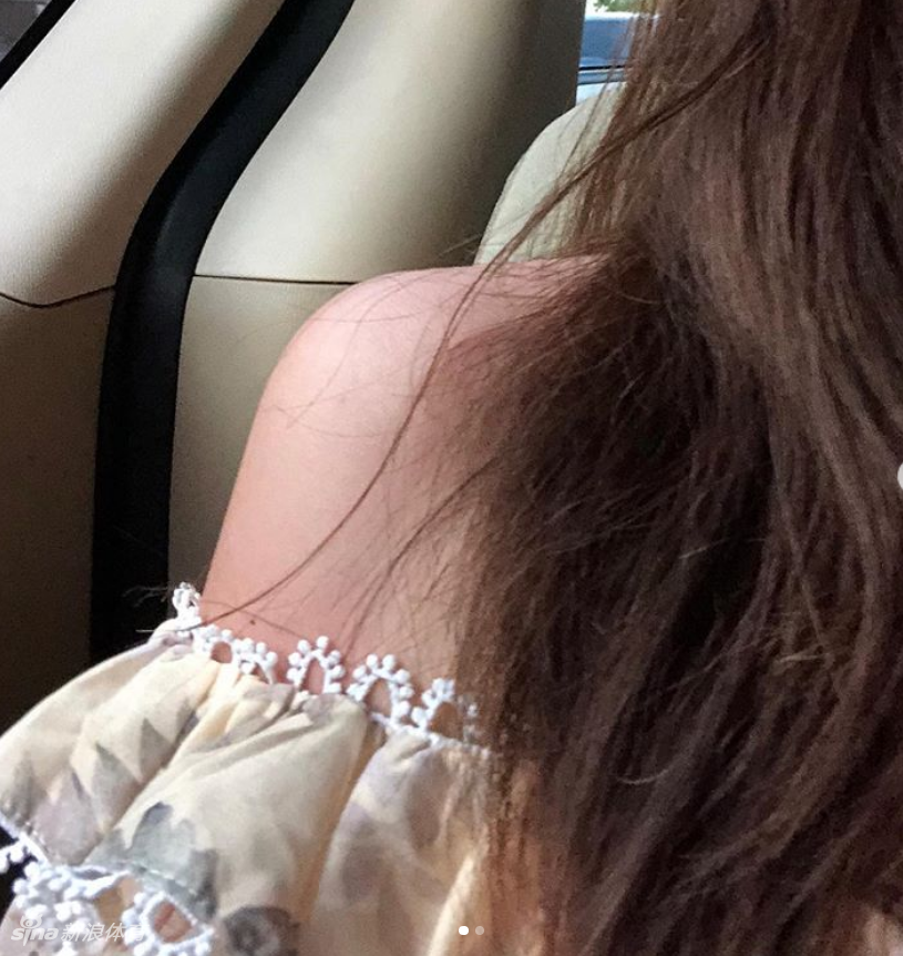 网红美女爱健身练就完美身材