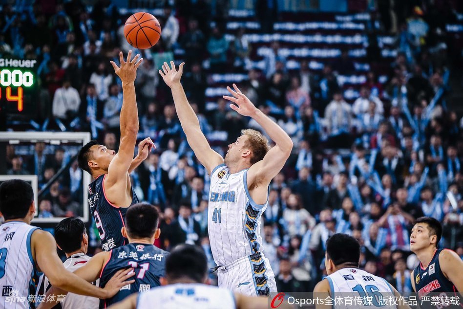 CBA第1轮:北京84-87广东