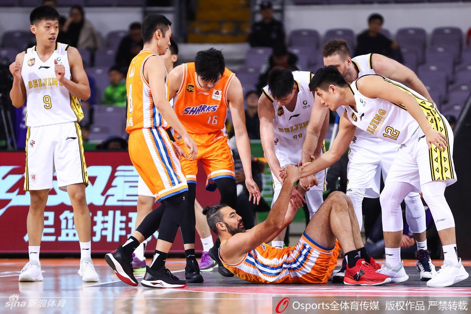 CBA第10轮:北控137-136上海