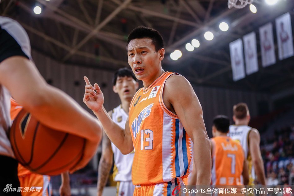 CBA第10轮:北控137-136上海