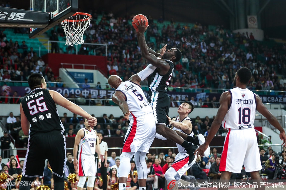 CBA第15轮精彩瞬间：阿联被犯规 郭艾伦倒地救球