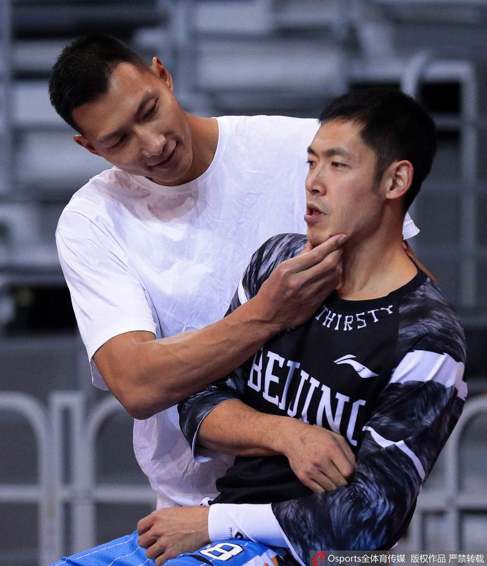 中国篮球另类七夕情人节:晓川小丁深情满满