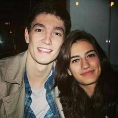 土耳其勒布朗真乃人生赢家！女友是排球运动员，颜值极高身材修长