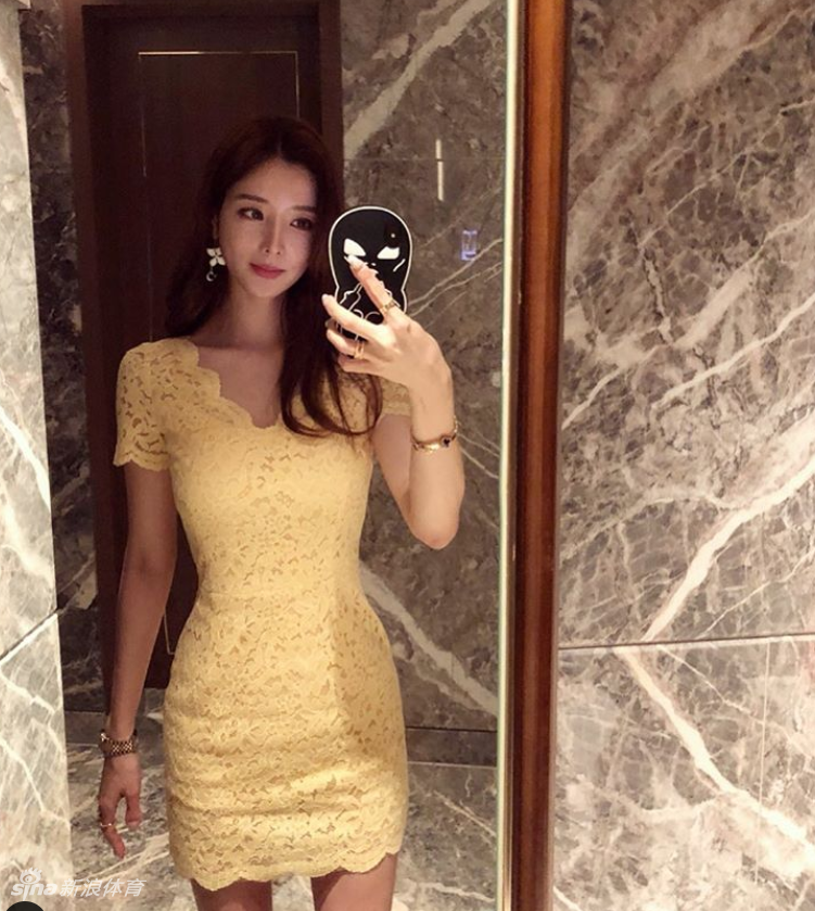 神仙颜值+蚂蚁腰！姑娘你过分了