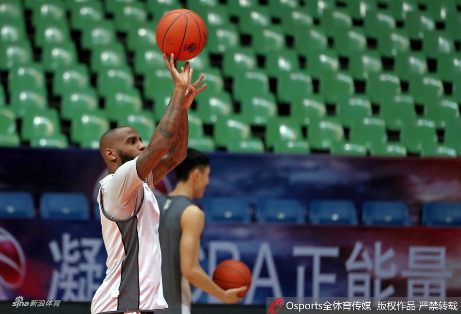 冲击9连胜！北京赛前积极训练 氛围轻松