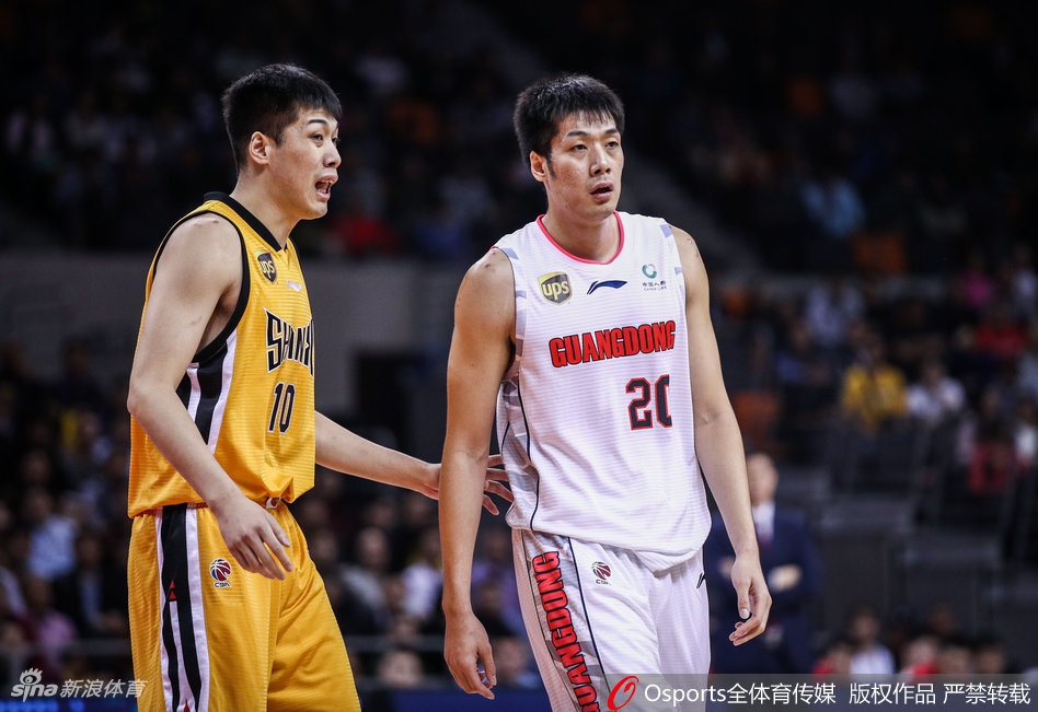 CBA第15轮精彩瞬间：阿联被犯规 郭艾伦倒地救球