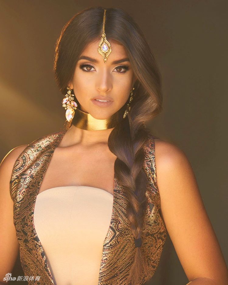 国王老板千金最新美照 眼神之中散发着异域风情