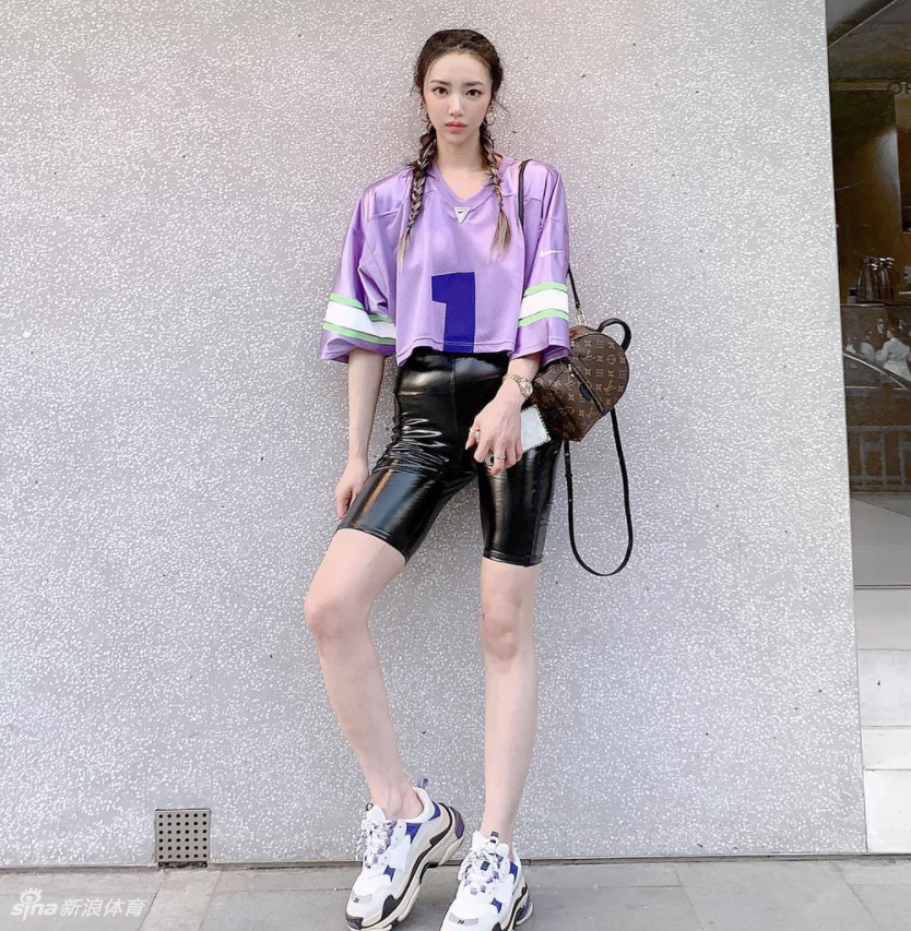 运动达人身材极佳酷爱奢侈品