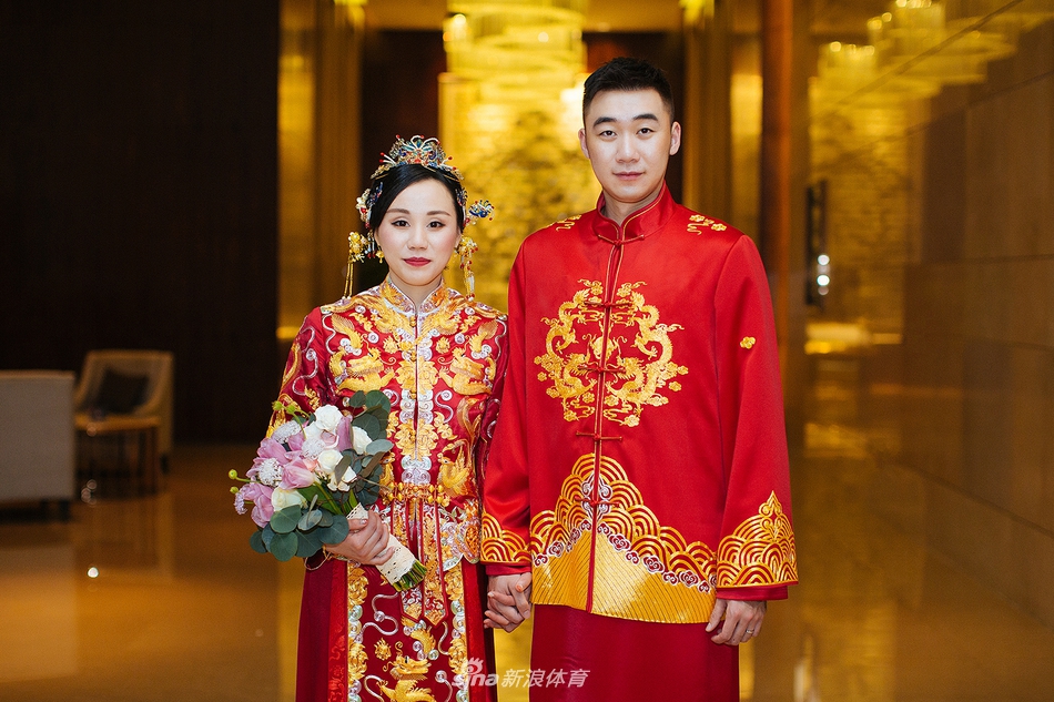 羽毛球世界冠军洪炜赵芸蕾大婚