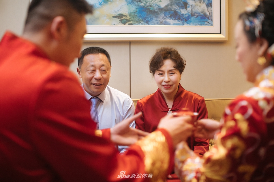 羽毛球世界冠军洪炜赵芸蕾大婚